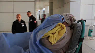 Otomobil şarampole devrildi: 3 yaralı