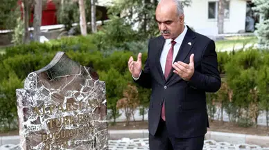 Alparslan Türkeş’i Vefatının 29. Yılında Rahmetle Anıyoruz