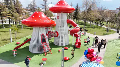 Havaların Isınmasıyla Parklarda Bakım Ve Onarım Çalışmalarına Başlandı