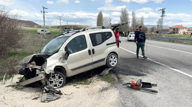 Aksaray’da 3 aracın karıştığı kazada 7 kişi yaralandı