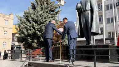 23 Nisan kutlamaları Aksaray’da çelenk töreniyle başladı