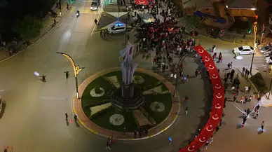 Aksaray’da bayrak alayı yürüyüşü