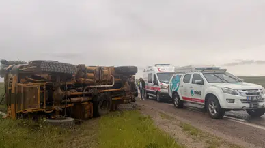 Askeri Araç Şarampole Devrildi: 2 Askeri Personel Yaralandı