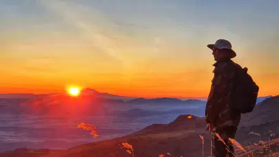 Hasan Dağı zirvesinde endemik güzellik: Yüzlerce çiçek açtı