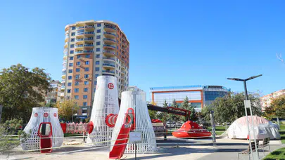 Aksaray Belediyesi’nden Çocuklara   Güvenli Ve Modern Oyun Alanı