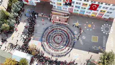 Cumhuriyet İlkokulu öğrencisinden '29 Ekim' koreografisi