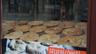 Asırlık Gelveri ekmeği ilgi arttı