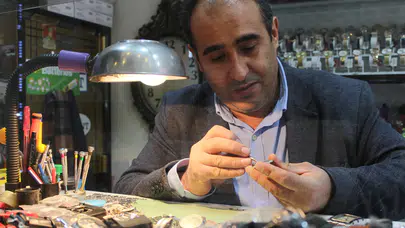 Zamanın değerini   bilen saat takıyor