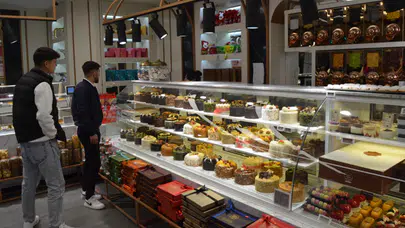 Öğretmenler Günü Yerel Esnafın Yüzünü Güldürdü