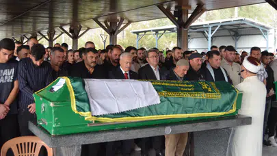 Kazada ölen 4 kişi gözyaşları içinde toprağa verildi