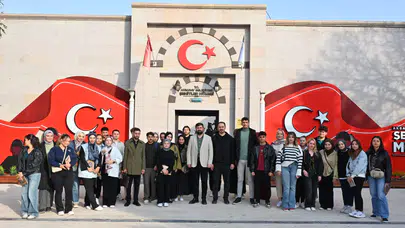 TÜM HİZMETLERİMİZİ GENÇLERİMİZİN GELECEĞİNE YATIRIM OLARAK GÖRÜYORUZ”