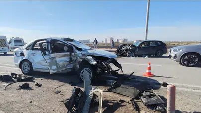 Aksaray’da 2 otomobil çarpıştı: 2 yaralı