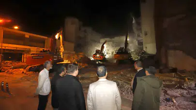 Başkan Dinçer ve Milletvekili Aydoğdu, TEDAŞ İş   Merkezi’nde Başlayan Yıkım Çalışmalarını Yerinde İnceledi