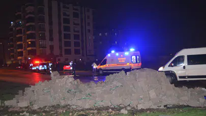 Tır ile minibüs kavşakta çarpıştı: 2 yaralı