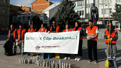 Öğrenciler ve Belediye El   Ele Temizlik İçin Sahada