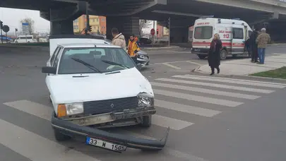 İki otomobil çarpıştı: 1 yaralı