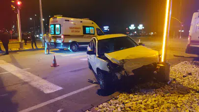 İki otomobil çarpıştı: 1 yaralı