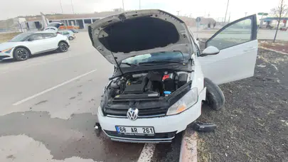 İki Otomobil Çarpıştı; 5 Kişi Yaralandı