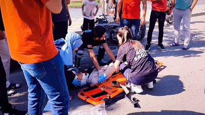 Motosiklet park halindeki otomobile çarptı: 1 yaralı