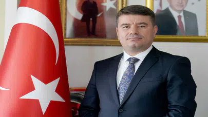 Dinçer'den Demokrasi ve Millî Birlik Vurgusu