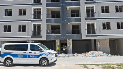 İnşaatın 1'inci Katından Düşen İşçi Hayatını Kaybetti