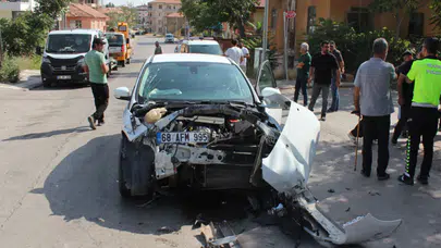 Pikniğe giden ailenin kazası kamerada: 5 yaralı