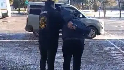 3 evi soyan hırsız, 90 kamera incelenerek çaldığı eşyalarla yakalandı