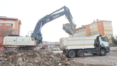 Eski Sanayi Alanında Hafriyat Temizliği Başladı