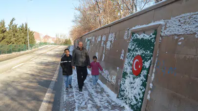 Bayrak Sevgisi Gönlünde Yer Etmiş