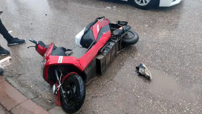 Aksaray’da Minibüs ile Elektrikli Bisiklet Çarpıştı: 2 Yaralı