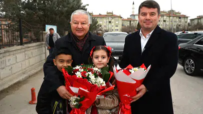 Vali Murat Duru Ve Belediye Başkanı Dr. Evren Dinçer İlk Ders Zilini Birlikte Çaldı
