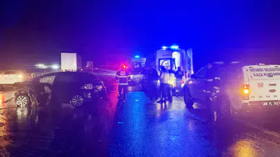 Aksaray’da iki otomobil çarpıştı : 5 yaralı