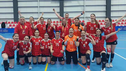 Aksaray Belediyesi Hentbol Takımı  Süper Lig yolunda ilk galibiyetini aldı