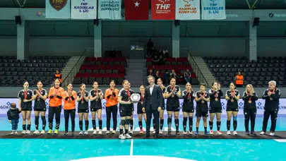 Siyah beyazlı ligi 3’üncü bitirdi