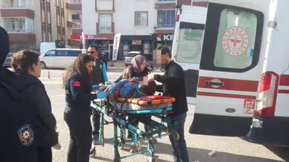 Servis beklerken otomobil çarpıp kaçtı: 1 öğrenci yaralı