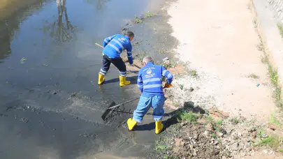 Aksaray Belediyesi Ekipleri Uluırmak’ta Temizlik Çalışması Gerçekleştirdi