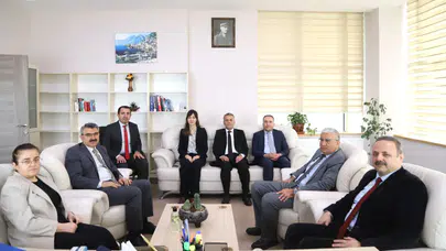 ASÜ Rektörü Arıbaş’tan avukatlara anlamlı ziyaret