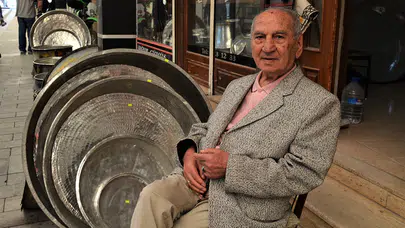 Kapalı Çarşı’nın 78 yıllık bakırcısı
