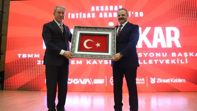 ASÜ’de konuşan Akar: Türkiye savunma sanayinde önemli bir noktaya ulaştı