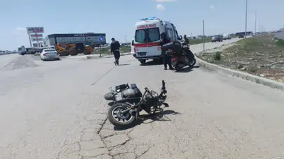 Kamyonet ile motosiklet çarpıştı: 1 yaralı