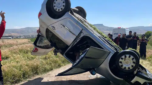 Drenaj Kuyusundaki Otomobilden 2 Cansız Beden Çıkarıldı
