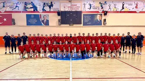 Genç hentbolcuların Aksaray kampı sürüyor