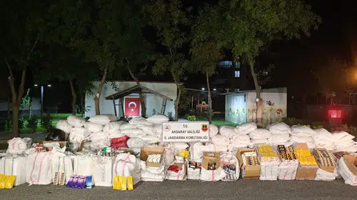 Tırda 5,5 milyon liralık kaçak ürün ele geçirildi