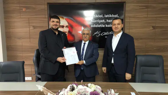 İYİ Parti Aksaray İl Başkanı Sercan Belgemen Mazbatasını Teslim Aldı