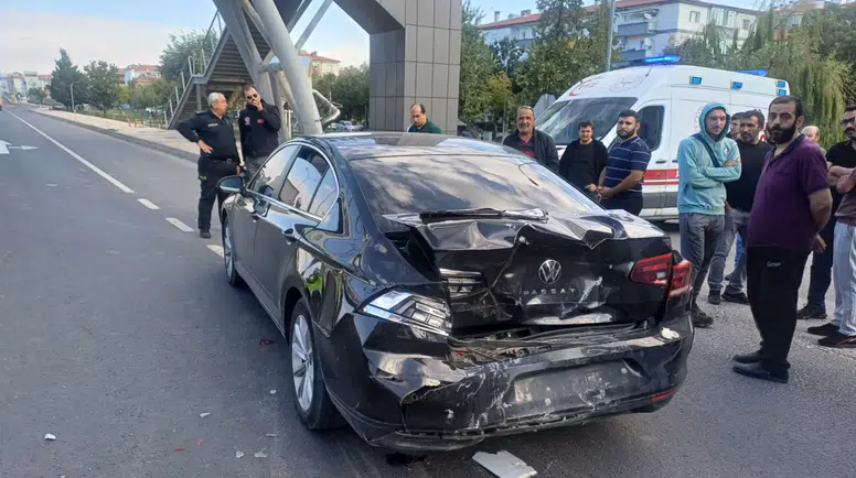 Aksaray'da Tır Otomobile Arkadan Çarptı: 2 Öğrenci Yaralandı