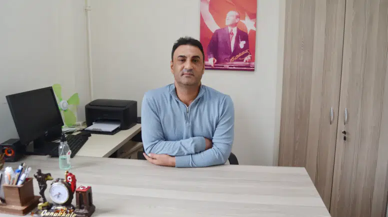 Dr. Öğretim Üyesi İşlek, eğitimdeki başarısı sayesinde, beyaz bastonuyla 60 ülke gezdi