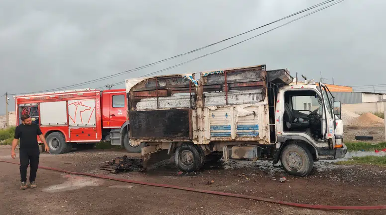 Kamyon kasasında çıkan yangın korkuttu