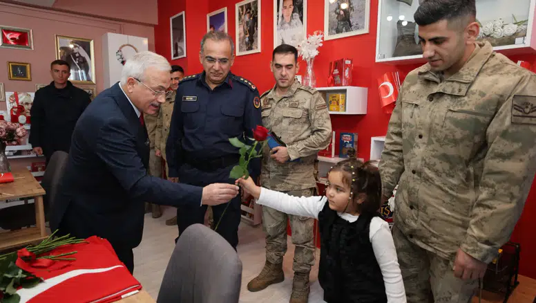 Şehit Üsteğmen Gökhan Delen’in adı öğrenim gördüğü okulda açılan kütüphanede yaşayacak