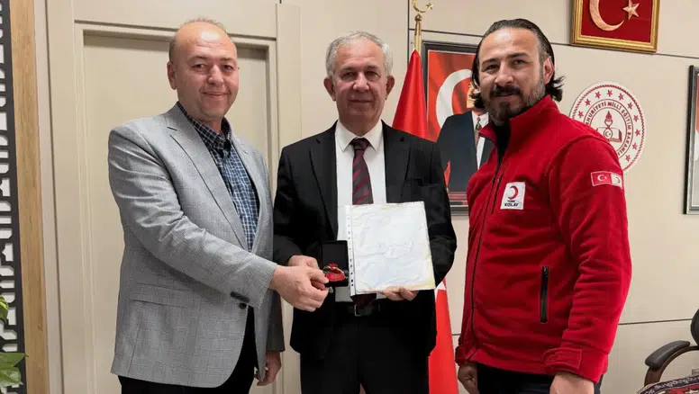 Kızılay’dan Alpaslan’a Ziyaret