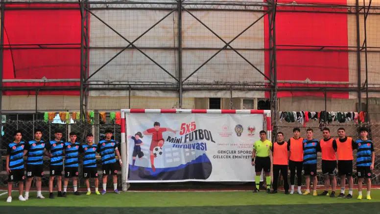 Gençler Sahada, Gelecek Emniyette